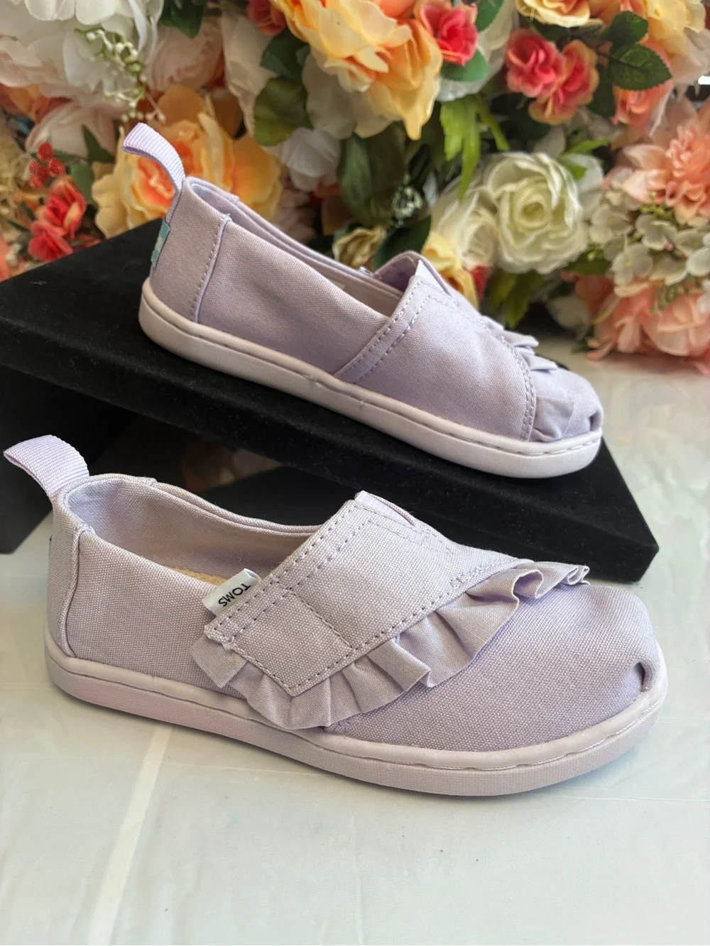 TOMS Tiny Ruffle Textile Slip-On Shoes Lavender Purple Toddler Girl 9 Hook Loop